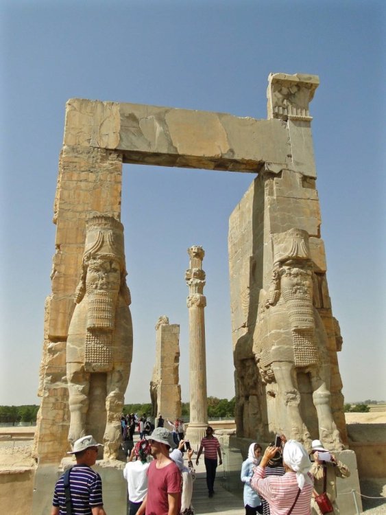 Persepolis_lr2.thumb.jpg.00b56e6e1336630e99a96b10b8154472.jpg