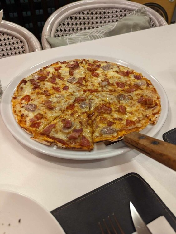 madrid pizza.jpg