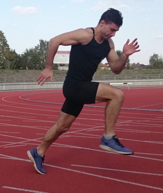5ac157b81ceea_Tomasrun1.jpg.ab40bce23daa4a7604d4119a3925a22b.jpg