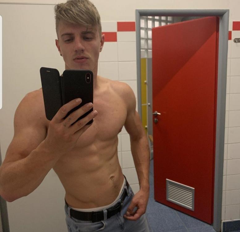 Screenshot_20190927-213644_Instagram.jpg