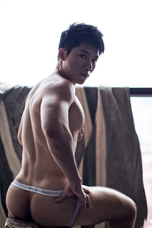ctumblr_ntqz61j0M11rykyp8o2_1280.thumb.jpg.28c90d5935677cb7e8e3744983d6324b.jpg