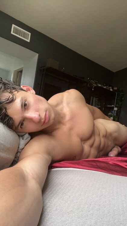 Selfie9x.jpg