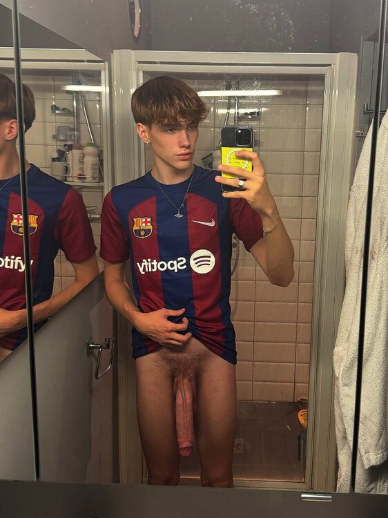 Selfie37.jpeg