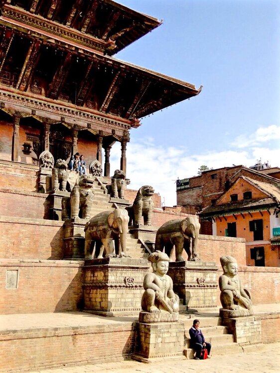 Bhaktapur_Animal_Temple_lrjpg.thumb.jpg.d57249fe3d578b3b36da3c06168ead74.jpg