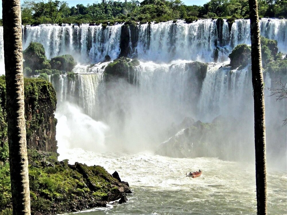 Iguazu_Falls_mr.thumb.jpg.dc05adcadd7f425c63e4f1239d3d33c8.jpg