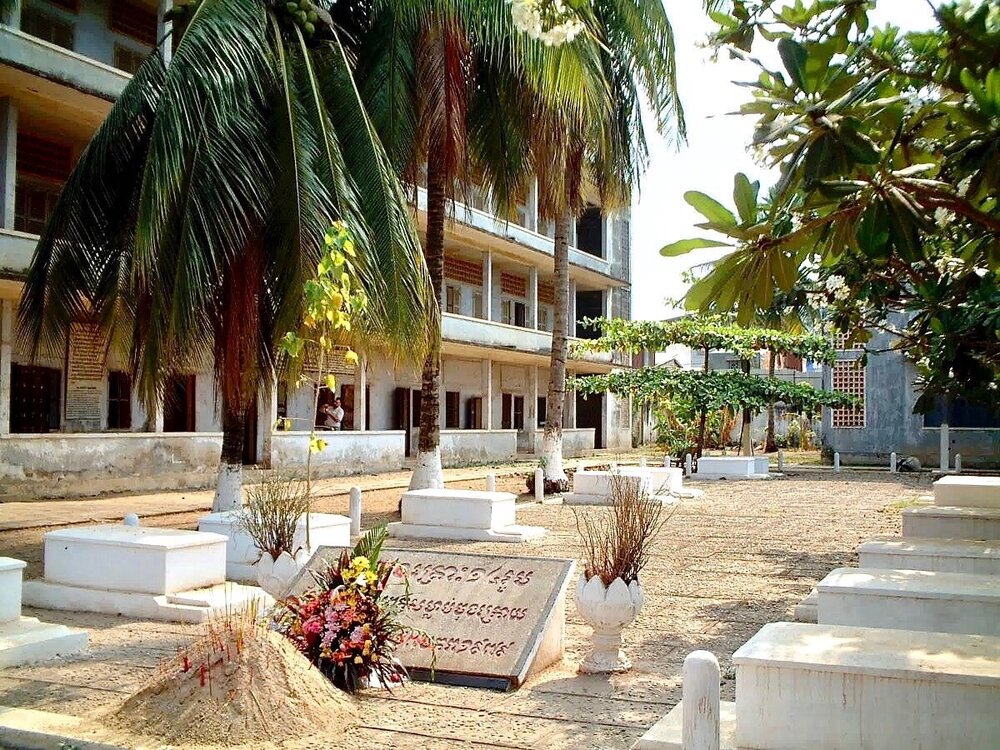 Phnom_Penh_Death_School1.thumb.jpg.79deb34b03cbfdcd1a6954f5be54e168.jpg