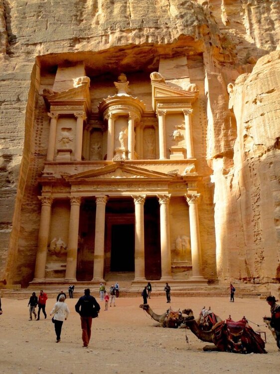 Petra_Treasury_lr3a.thumb.jpg.844be8ddf7591a46935aa553c324231d.jpg