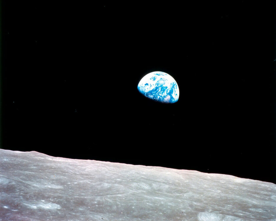 earthrise.thumb.jpg.94710faba7ddc2bd9a6a254b3eb4dd8a.jpg