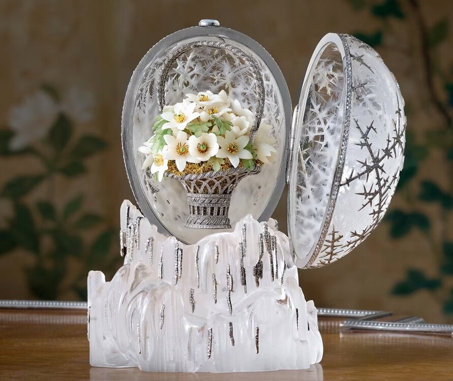 a-magnificent-and-highly-important-imperial-winter-egg-by-faberge-image-3-of-3-cropcopy.thumb.jpg.db88d89628c8a2fb2e077abf1e6ff367.jpg