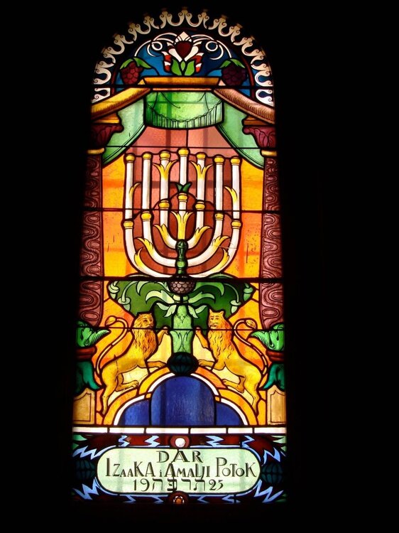 JewishWindow_lr.thumb.jpg.803b0b3122f19436fb637b152eed76c7.jpg