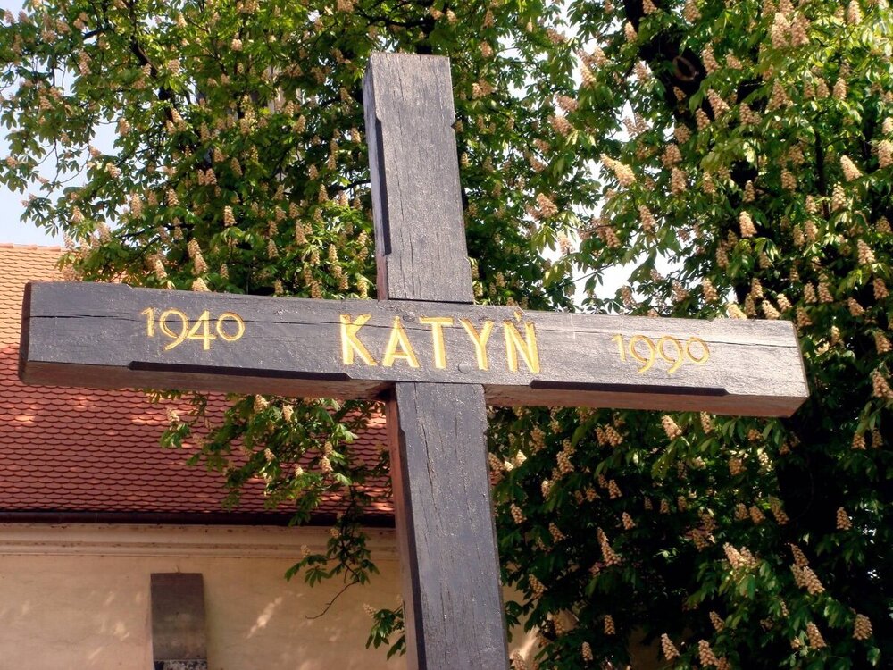 Katyn_Memorial_lr.thumb.jpg.c13d1356a5aa101895f3aaeb7093b5be.jpg