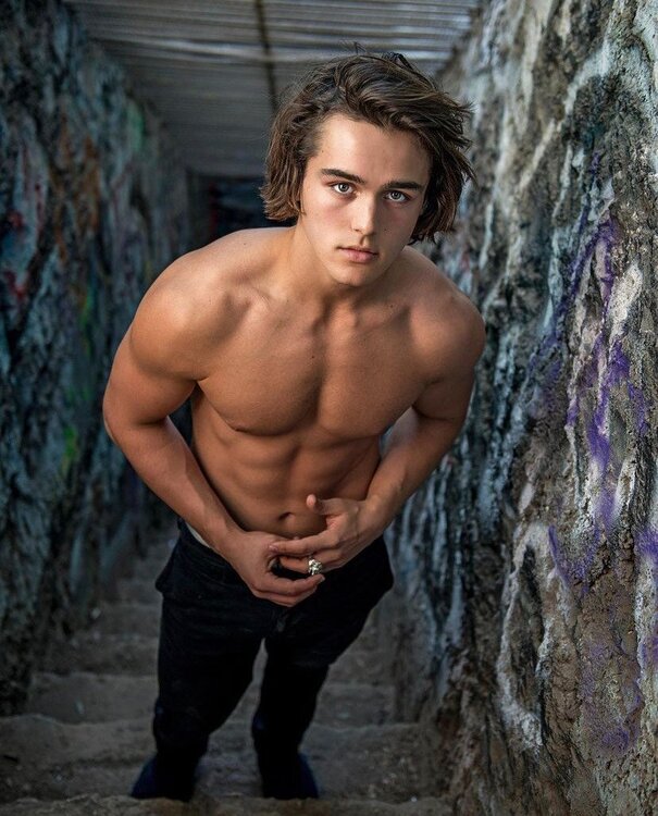 Charlie Gillespie577.jpg