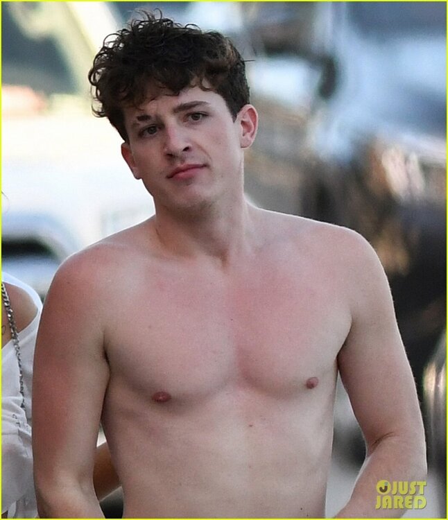 Charlie Puth403.jpg