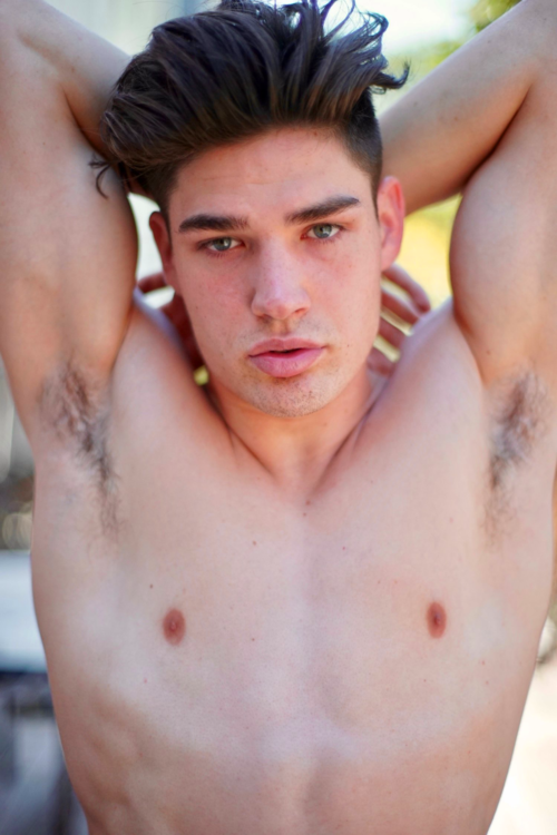 Wyatt Austin Cushman553.png