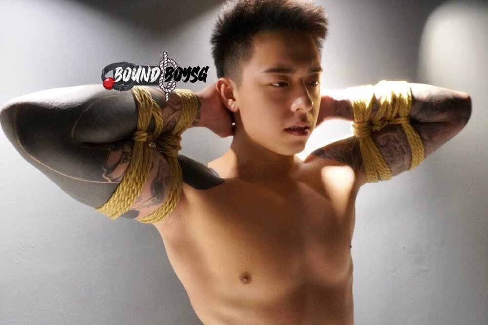 Titus Low142.jpg