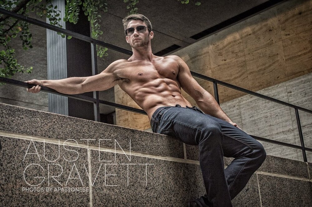Austen Gravett3220_o.jpg