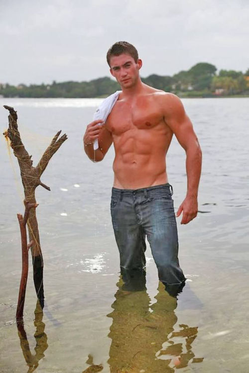 Austen Gravett554.png