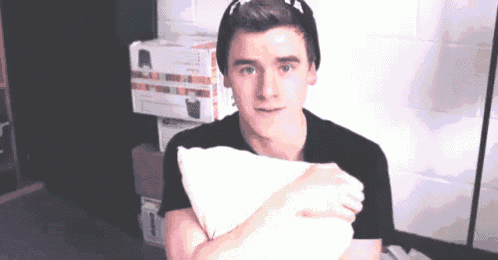 pillow-love.gif.e3963f74878ff3b047fd1458c2bd2da8.gif