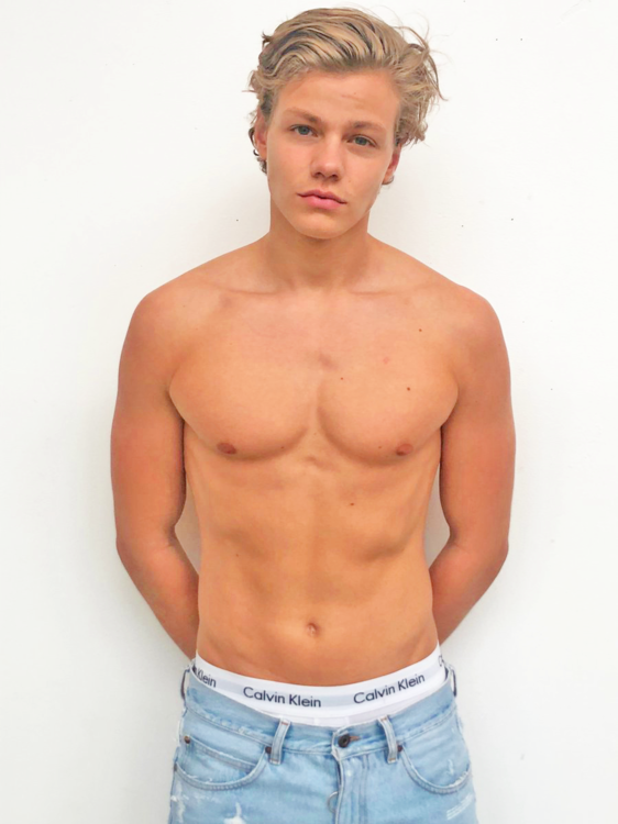 Florian Macek268.png